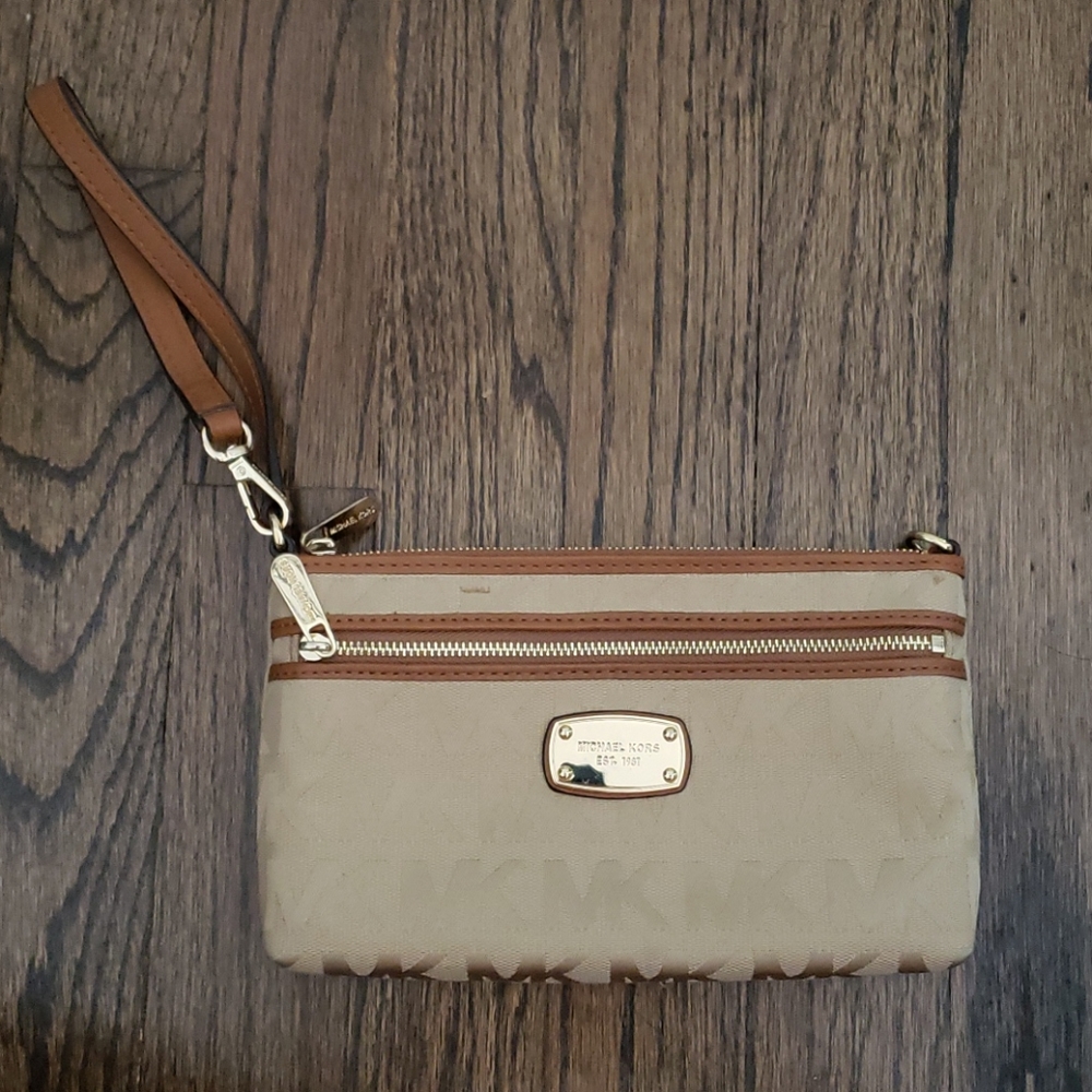 Michael Kors Wristlet